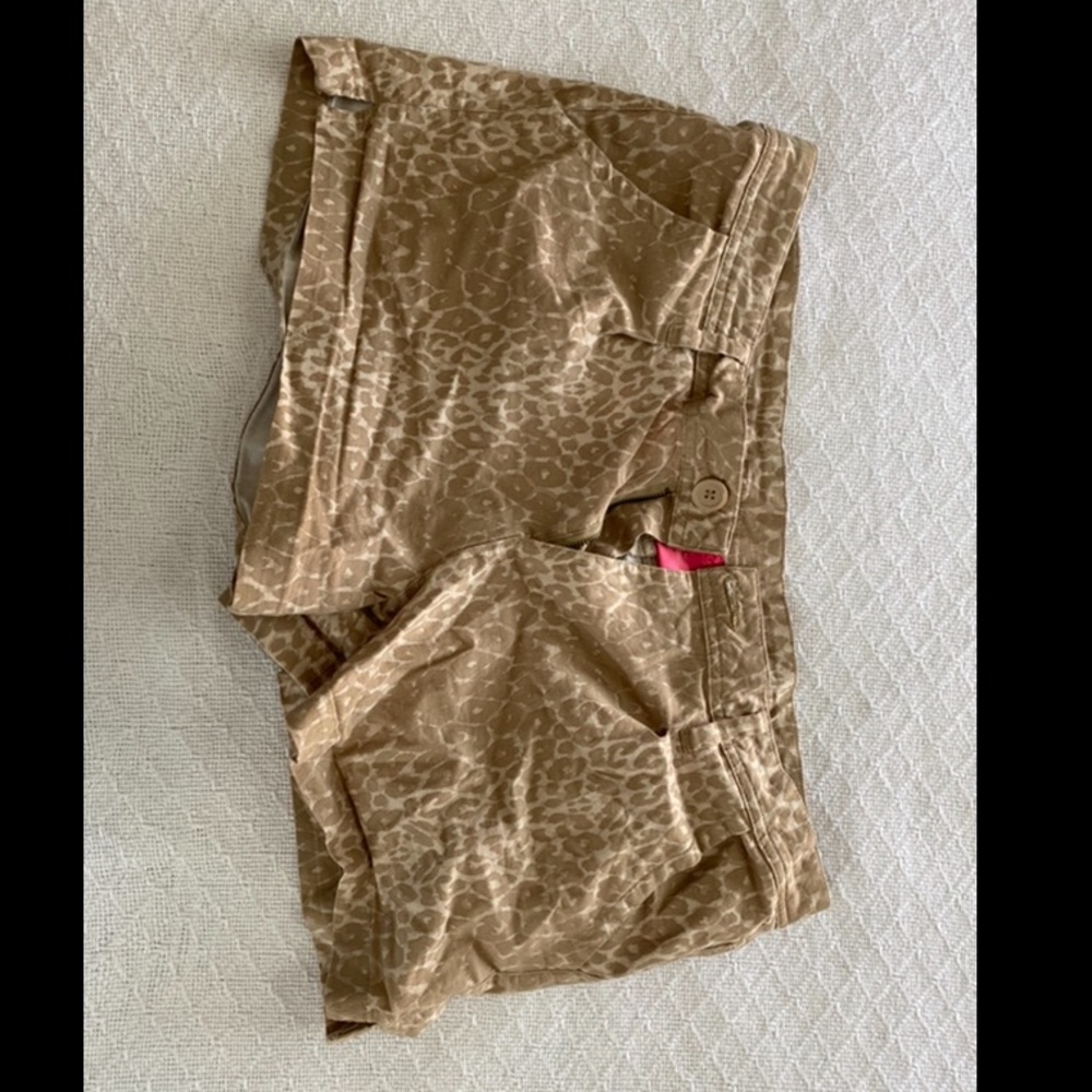 ⏰ Mix & Co - Leopard Print Shorts - L